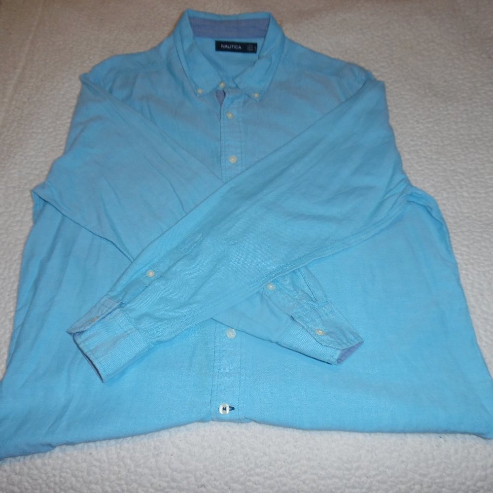 NAUTICA OCEAN BLUE DRESS SHIRT.  MENS.  LARGE.